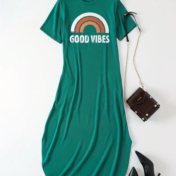 Green Good Vibes maxi dress with pockets - Picture 3 of 5